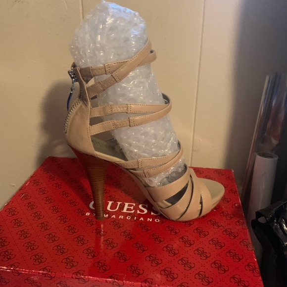 GUESS HEELS - Picture 1 of 6